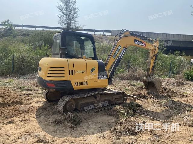 整机右后45°(整机外观) 整机右后45°(整机外观)