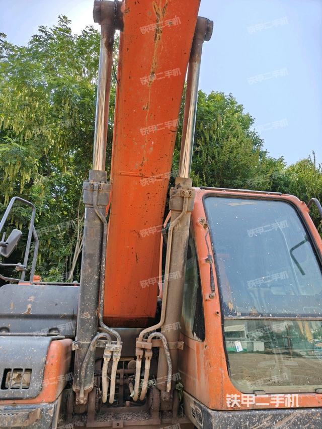 大臂根部 斜视（工作和回转装置）