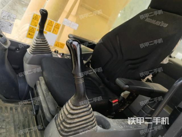 驾驶室整体(整机外观) 驾驶室整体(整机外观)