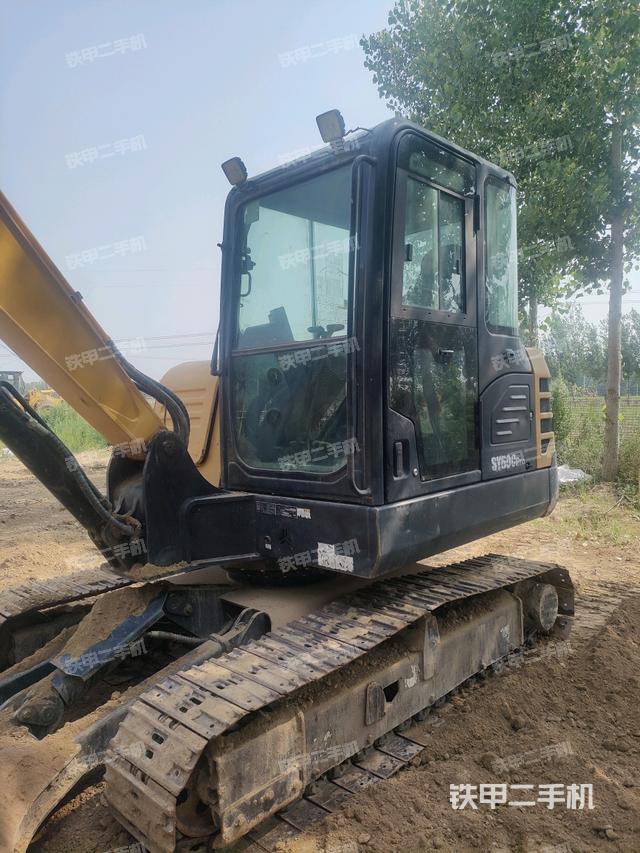 驾驶室整体(整机外观) 驾驶室整体(整机外观)