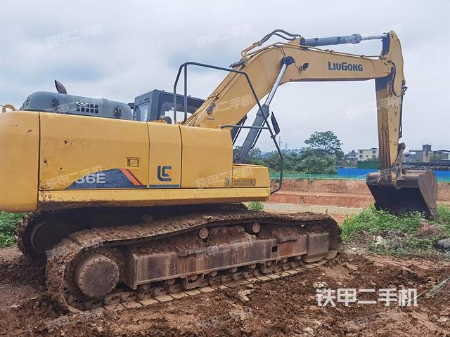 右前45(整機(jī)外觀) 右前45(整機(jī)外觀)