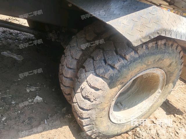 左侧履带整体 (行走机构) 左侧履带整体 (行走机构)