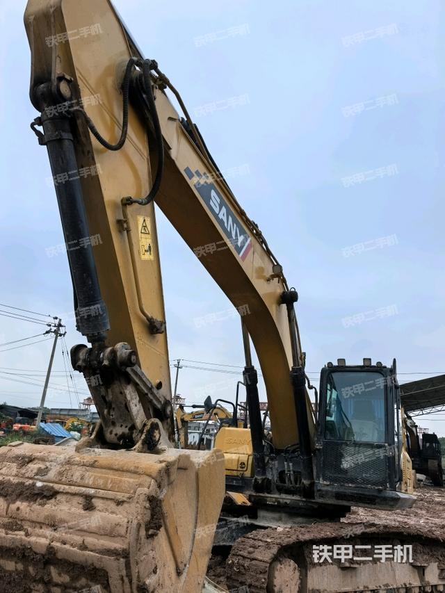 右前45(整機(jī)外觀) 右前45(整機(jī)外觀)