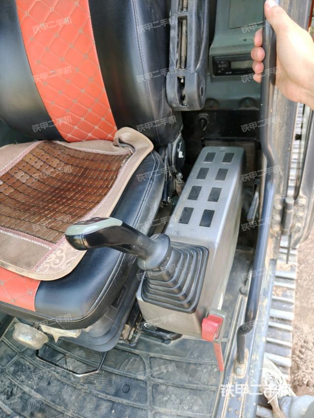 座椅后部（驾驶室部分）