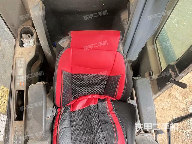 座椅左側(cè)控制臺/音響/含左手柄（駕駛室部分）