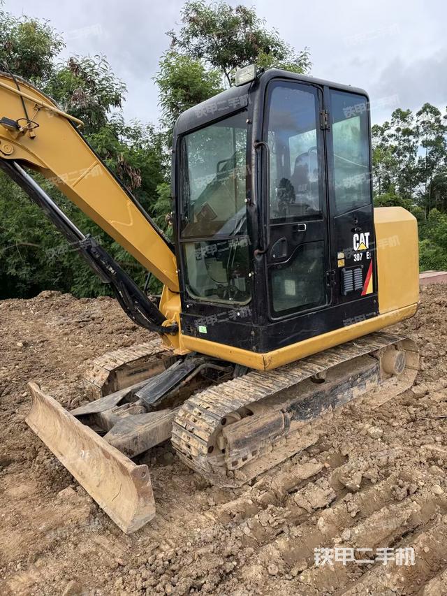 驾驶室整体（整机外观）