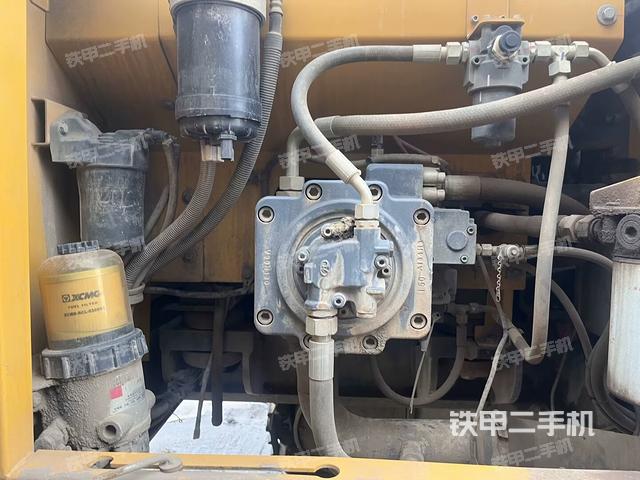 液壓泵斜45?左(大件艙室) 液壓泵斜45?左(大件艙室)