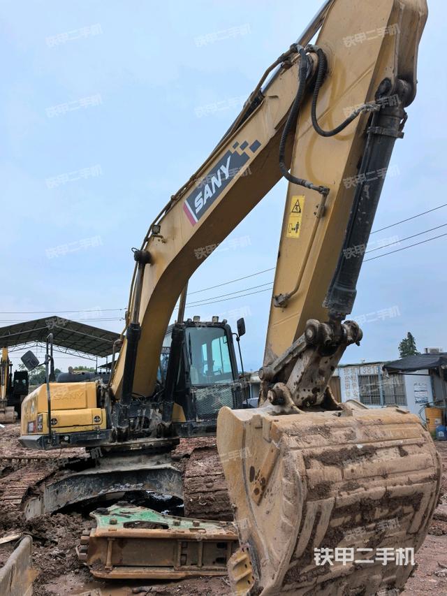 右后45(整機(jī)外觀) 右后45(整機(jī)外觀)