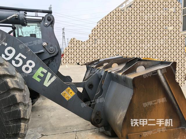 工作裝置整體(整機外觀及大件) 工作裝置整體(整機外觀及大件)