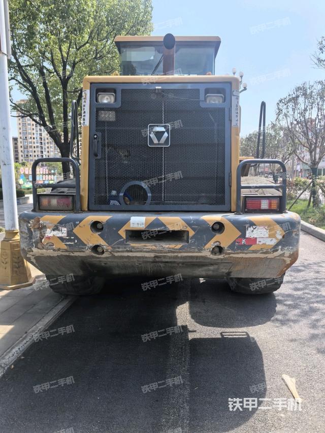 正后方(整機外觀) 正后方(整機外觀)