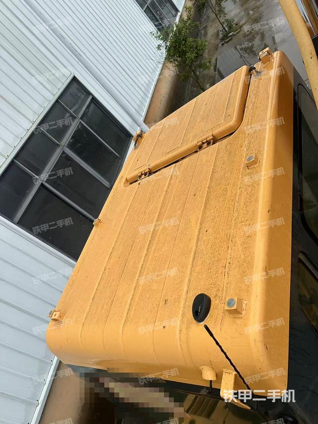 駕駛室頂部(整機外觀) 駕駛室頂部(整機外觀)