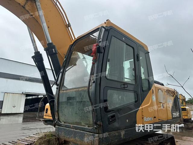 現(xiàn)代R215VS挖掘機