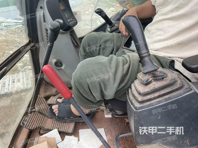 驾驶室整体（整机外观）