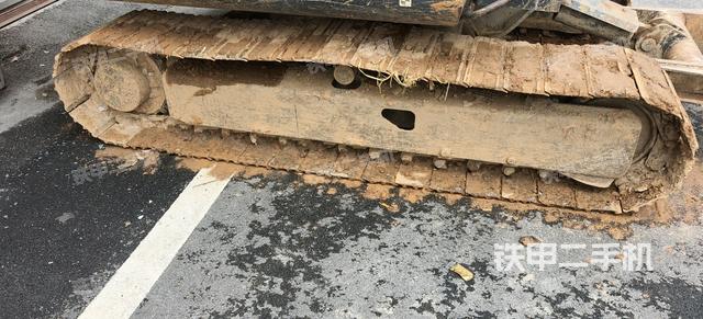 单侧履带整体(整机外观) 单侧履带整体(整机外观)