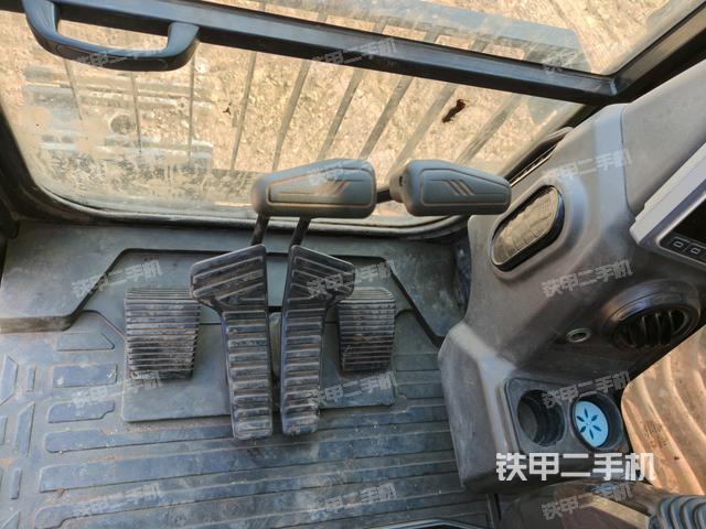 后窗玻璃角標(biāo)(駕駛室部分) 后窗玻璃角標(biāo)(駕駛室部分)