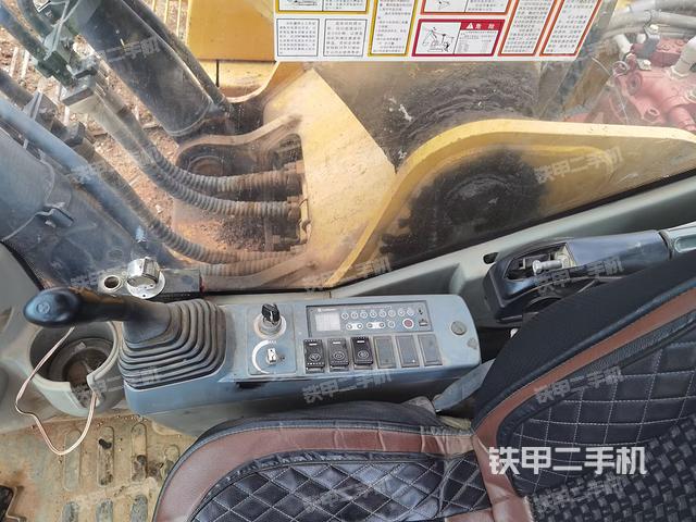 后窗玻璃角標(biāo)(駕駛室部分) 后窗玻璃角標(biāo)(駕駛室部分)