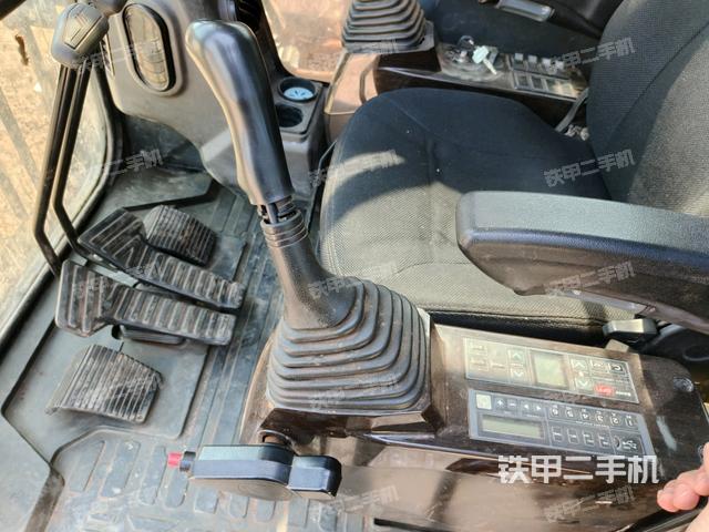 座椅后部(駕駛室部分) 座椅后部(駕駛室部分)