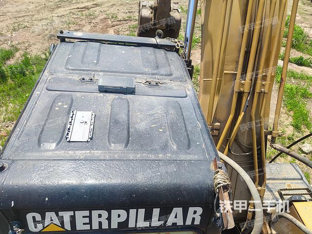 驾驶室顶部(整机外观) 驾驶室顶部(整机外观)