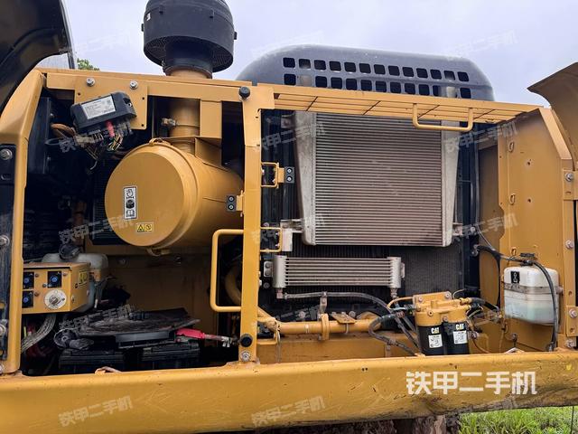 散热器正面(大件舱室) 散热器正面(大件舱室)