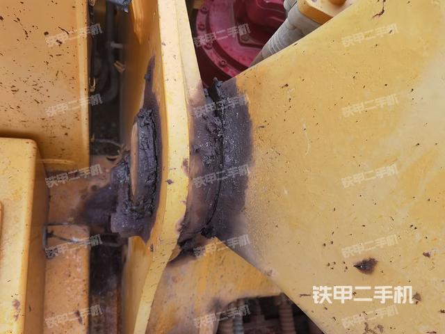 轉(zhuǎn)盤和下車架正前(工作和回轉(zhuǎn)裝置) 轉(zhuǎn)盤和下車架正前(工作和回轉(zhuǎn)裝置)