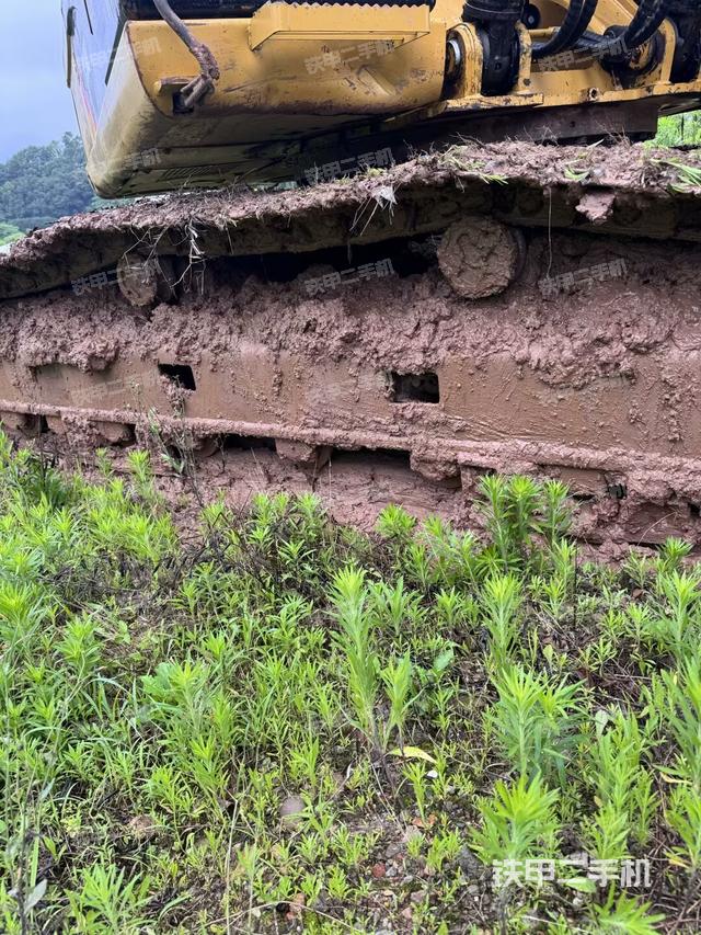 左导向轮(行走机构) 左导向轮(行走机构)