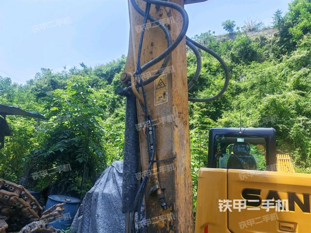 铲斗右后整体(工作和回转装置) 铲斗右后整体(工作和回转装置)