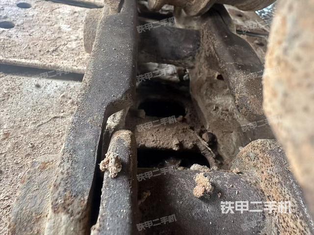 龙工LG6060挖掘机的设备实拍-第13张实拍照片