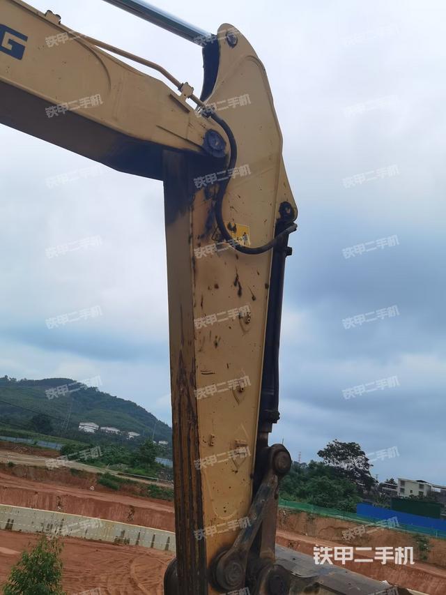 小臂整體右前(工作和回轉(zhuǎn)裝置) 小臂整體右前(工作和回轉(zhuǎn)裝置)