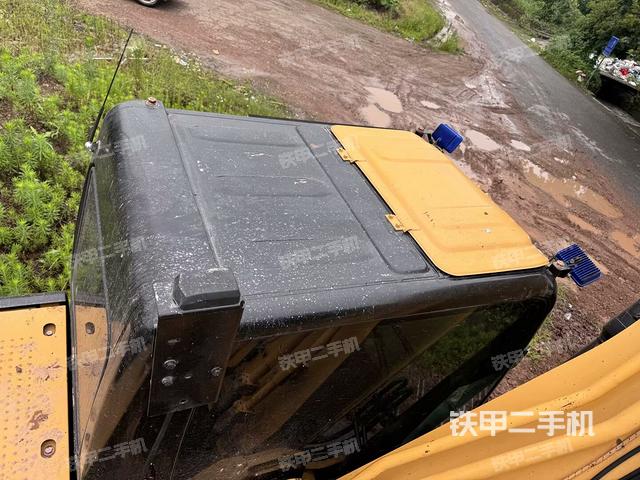 驾驶室顶部俯视(上车部件) 驾驶室顶部俯视(上车部件)