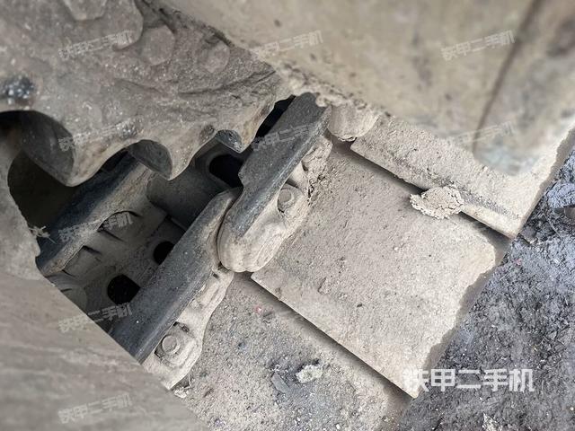右側(cè)履帶整體(行走機(jī)構(gòu)) 右側(cè)履帶整體(行走機(jī)構(gòu))