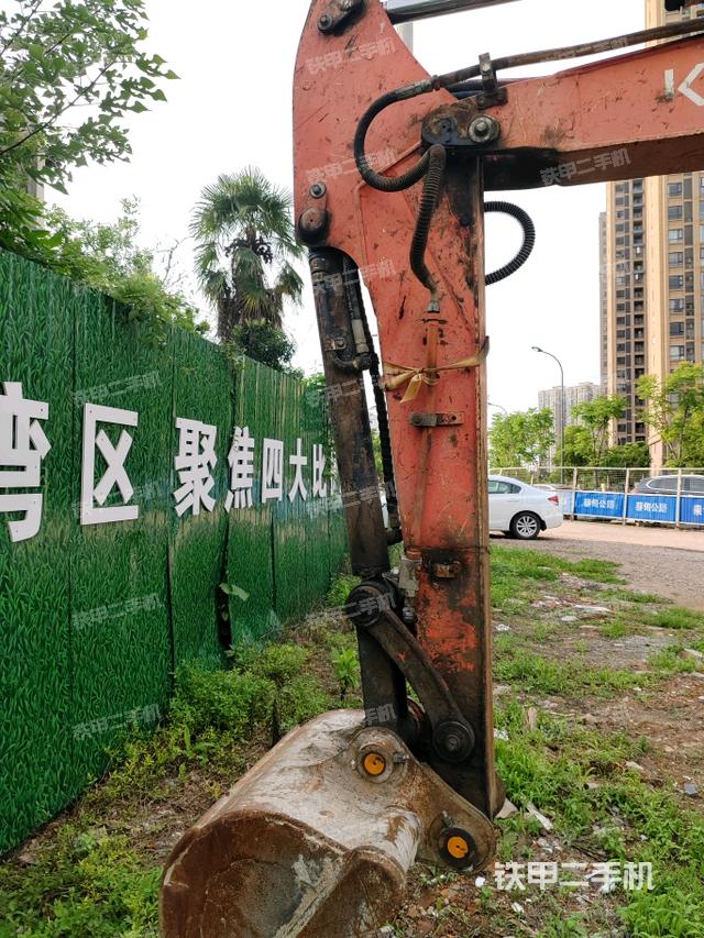 小臂整體左后(工作和回轉(zhuǎn)裝置) 小臂整體左后(工作和回轉(zhuǎn)裝置)