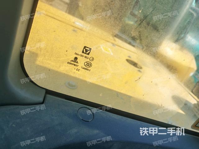 顶棚整体(驾驶室部分) 顶棚整体(驾驶室部分)