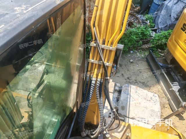 大臂背部俯视(工作和回转装置) 大臂背部俯视(工作和回转装置)