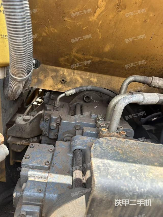 散熱器正面(大件艙室) 散熱器正面(大件艙室)