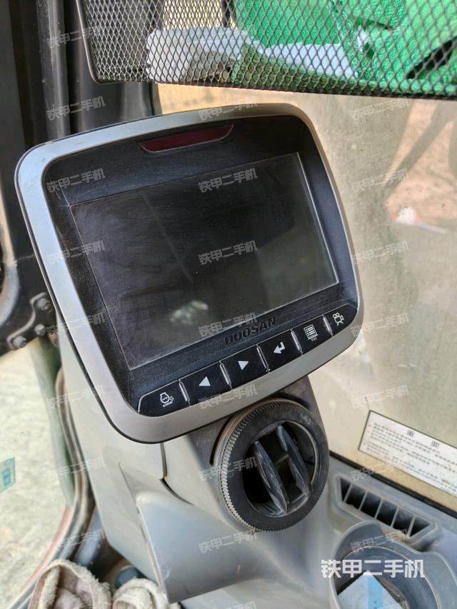 左后方玻璃角标（驾驶室部分）