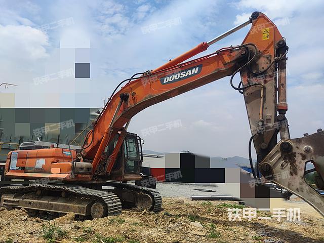 整機(jī)右后45°(整機(jī)外觀) 整機(jī)右后45°(整機(jī)外觀)