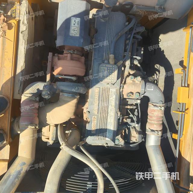 發(fā)動機整體俯視(整機外觀) 發(fā)動機整體俯視(整機外觀)