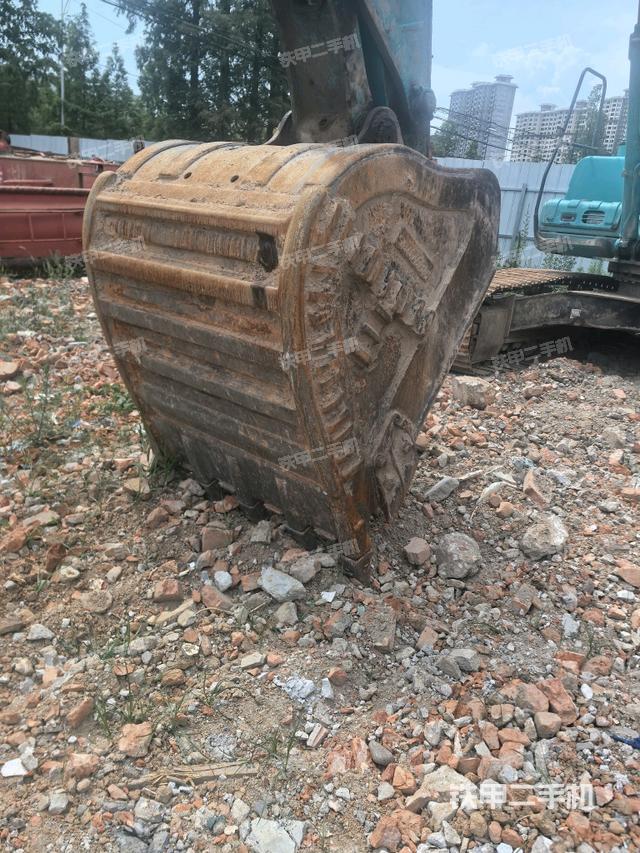 铲斗右后整体（工作和回转装置）