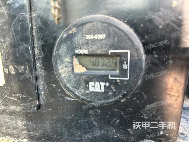 駕駛室整體(整機(jī)外觀) 駕駛室整體(整機(jī)外觀)