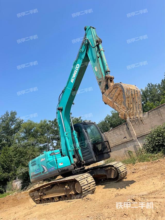 神鋼SK140LC-8挖掘機