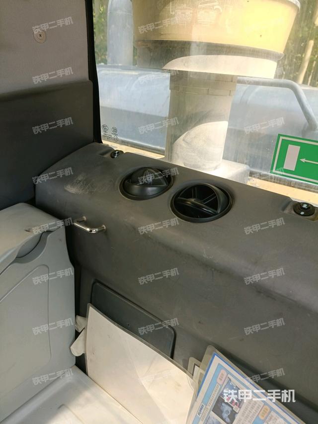 后窗玻璃角標(biāo)(駕駛室部分) 后窗玻璃角標(biāo)(駕駛室部分)