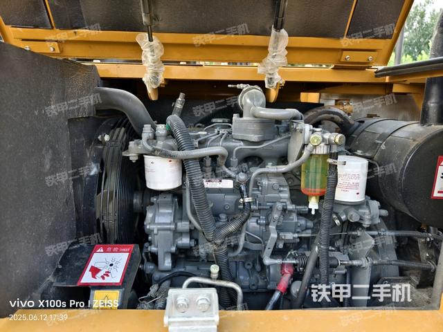 發(fā)動機(jī)整體俯視(整機(jī)外觀) 發(fā)動機(jī)整體俯視(整機(jī)外觀)