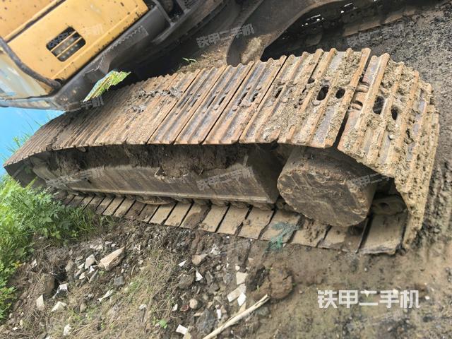 右側(cè)履帶整體(行走機構(gòu)) 右側(cè)履帶整體(行走機構(gòu))