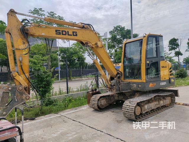 山東臨工E660FL挖掘機