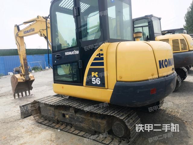 驾驶室顶部(整机外观) 驾驶室顶部(整机外观)