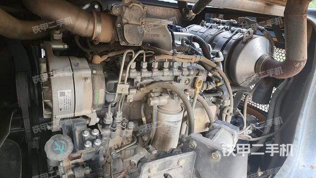 单侧履带整体(整机外观) 单侧履带整体(整机外观)