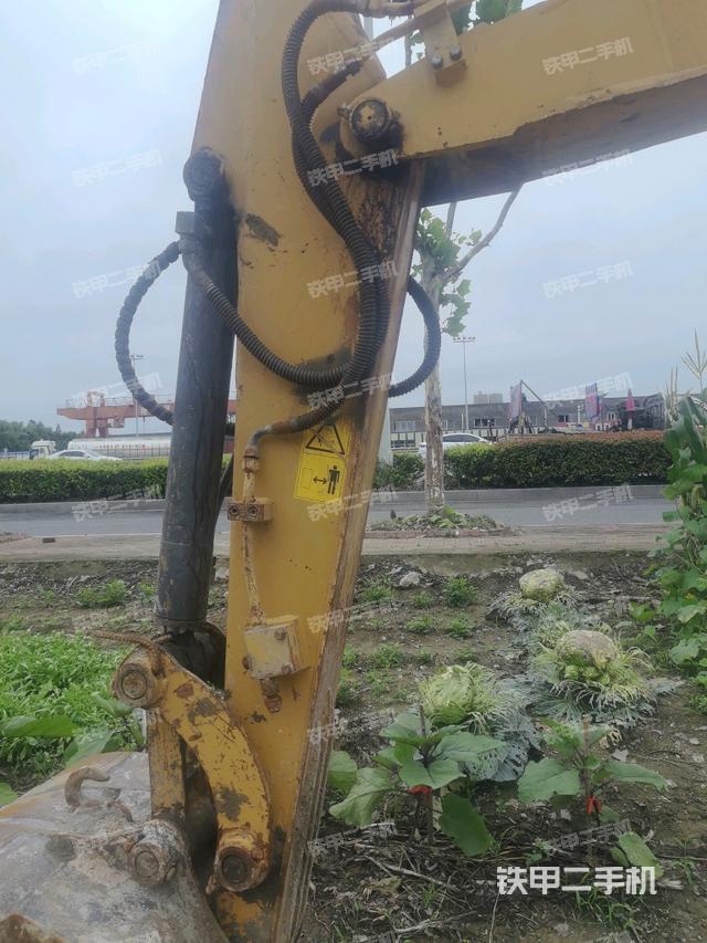 小臂整體左后(工作和回轉(zhuǎn)裝置) 小臂整體左后(工作和回轉(zhuǎn)裝置)