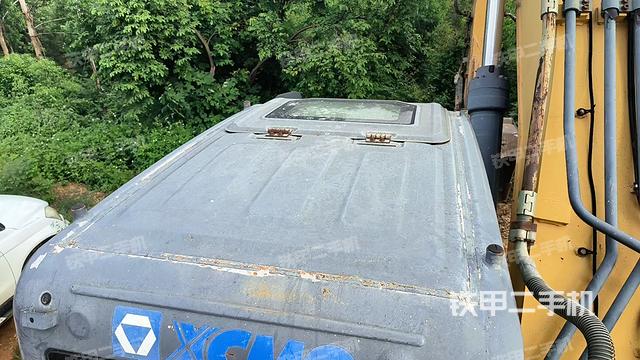 驾驶室顶部（整机外观）