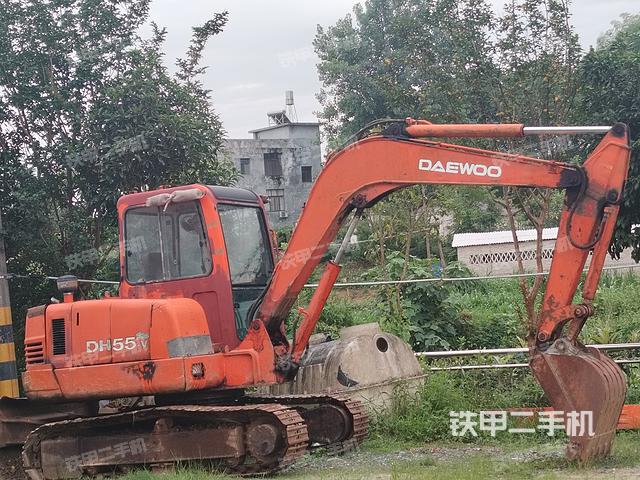 整機右后45°(整機外觀) 整機右后45°(整機外觀)