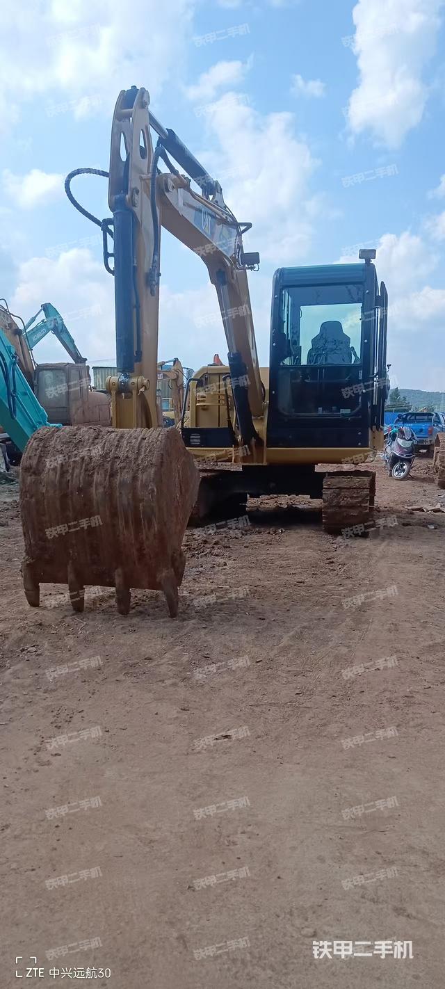 驾驶室整体(整机外观) 驾驶室整体(整机外观)